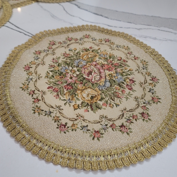 Vintage floral metalic potholders trivets place mats. 5 at 9.5" and 1 at 12". - Picture 7 of 9